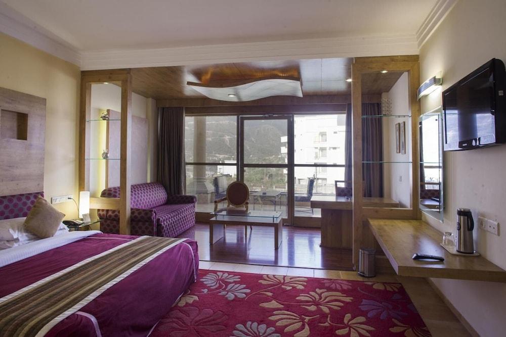 Готель K C Residency Vaishnodevi Катра Екстер'єр фото